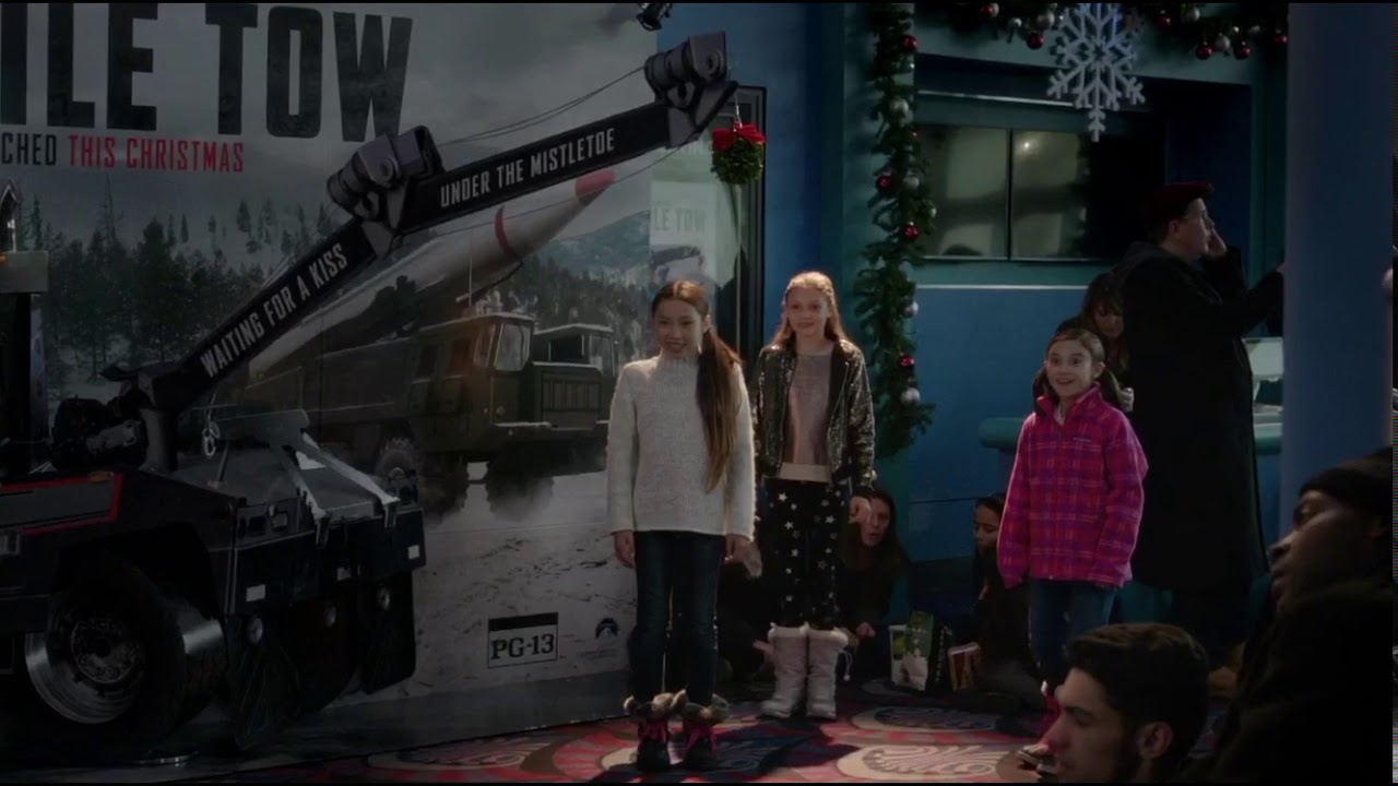 &lsquo;Dylan kisses his sister&rsquo; Daddy&rsquo;s home 2 best movie clip