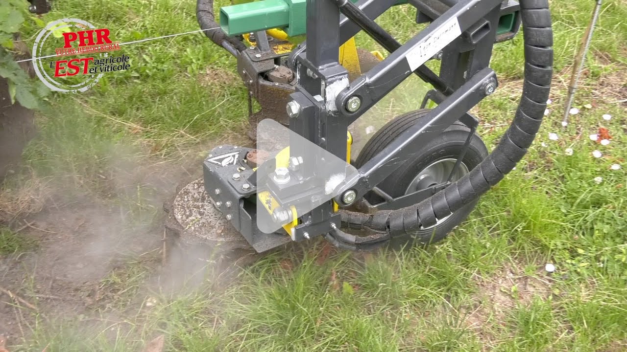 Outil viticole de désherbage à l'eau Caffini