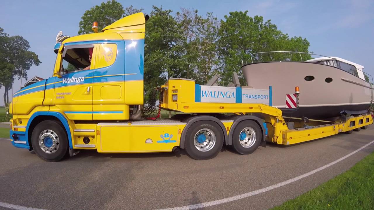 Walinga speciaal boot transport voor Grainz Akmarijp Friesland
