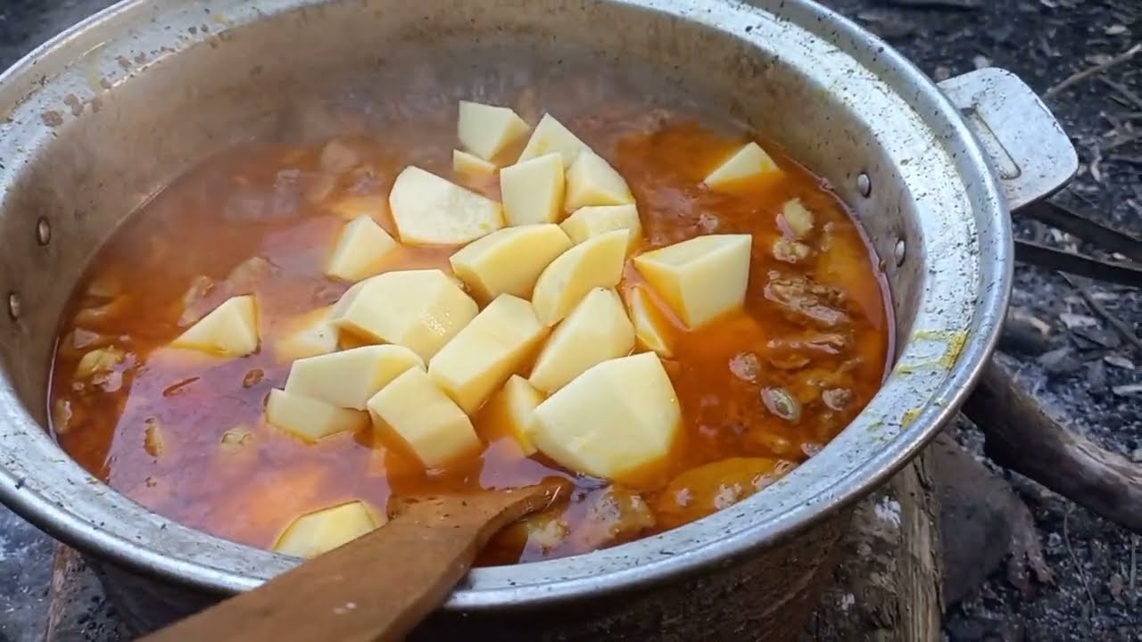 Abgousht (Daisy) - Abgousht, traditional food of Iran - Abgousht is the best and healthiest food