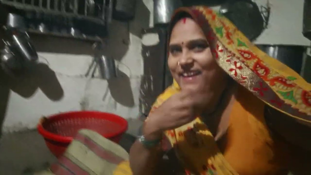 रोशनी पांडे का ब्लॉक वीडियो देखिए कमेंट में बताइए