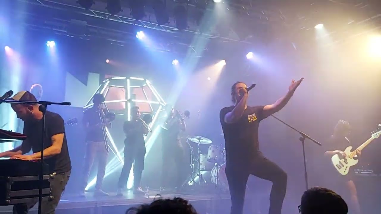 Un sostre fet d'estrelles - Els Catarres a Granollers 17/12/22 Sala Nau B1 #elscatarres #live