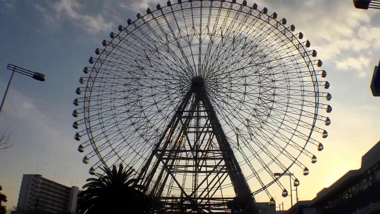 Time-lapse of Ferris Wheel in Osaka, Japan