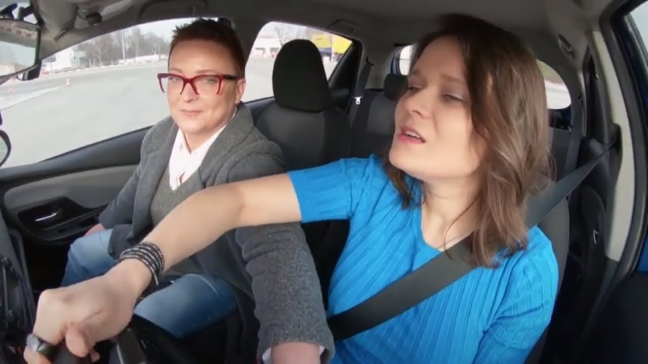 Za potrącenie pachołka miała dostać karę! Chciała klapsa! [Nauka jazdy]