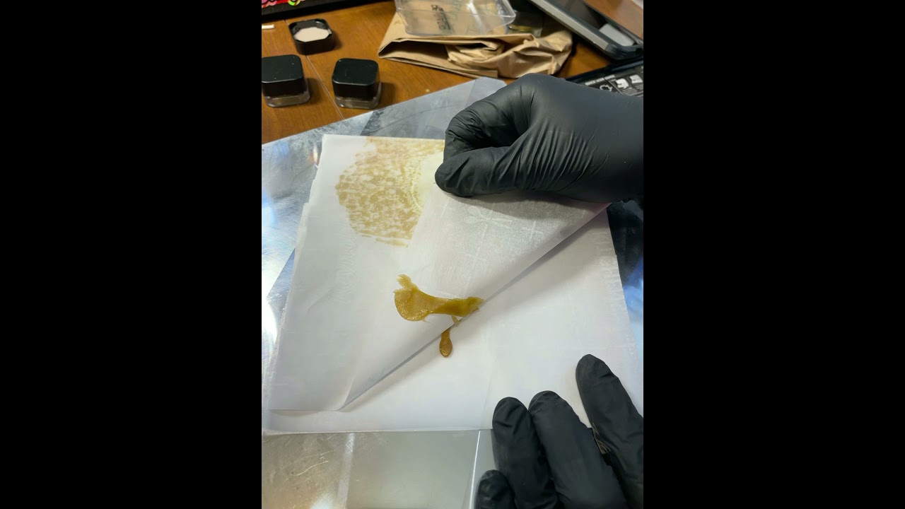 Squishing rosin with the Nugsmasher