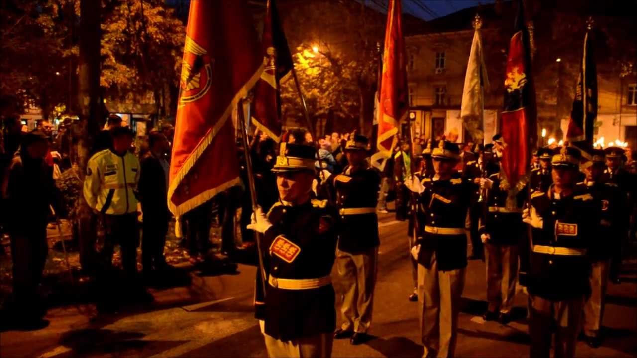BATALIOANELE ROMÂNE AU MĂRȘĂLUIT CU TORȚE PRIN TIMIȘOARA