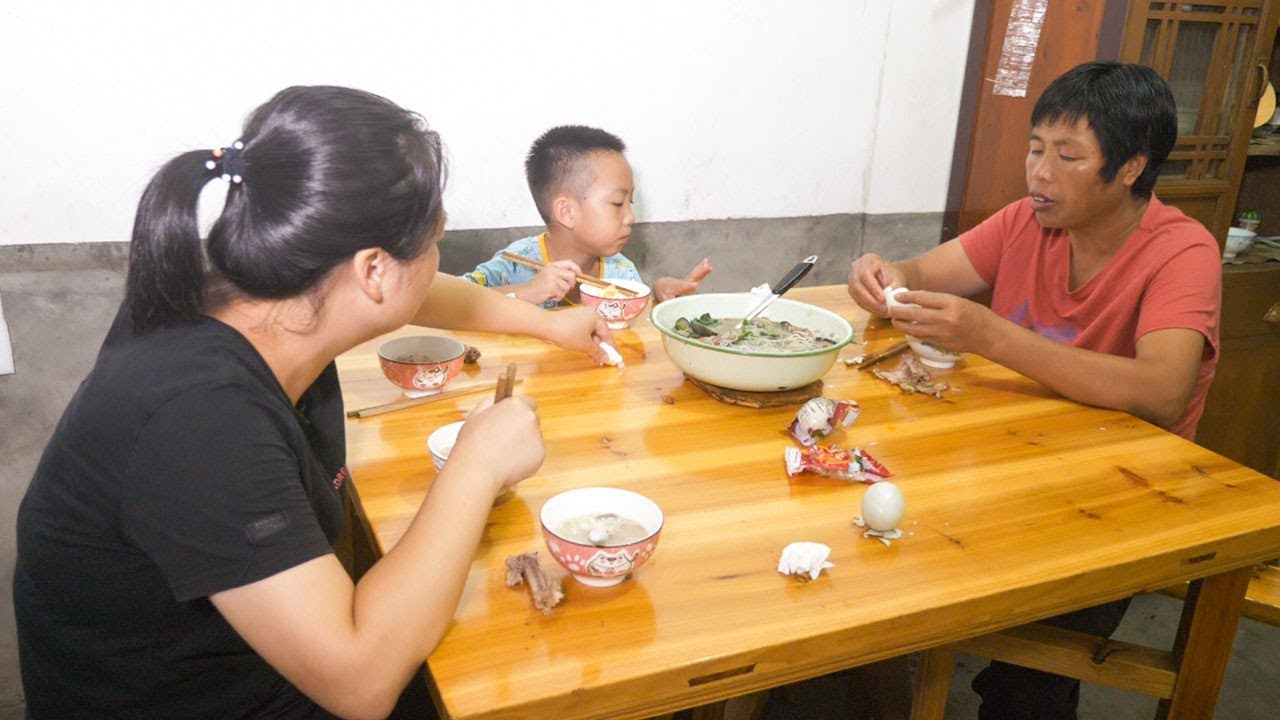 媳婦去量販店買粉條，煮鴨肉粉條湯，2個兒子卻不喜歡