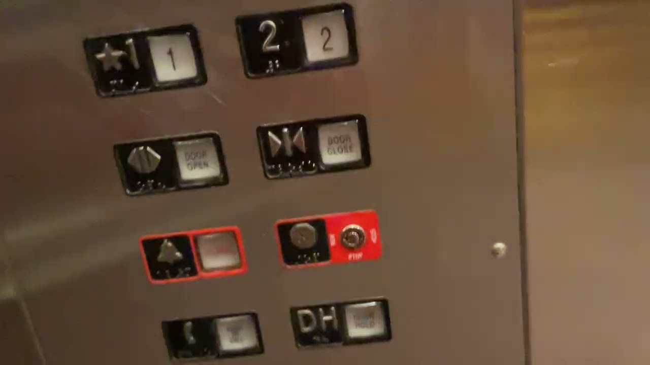 Epic Motor! Huge Minnesota Food Court Hydraulic Elevator | Westfield Wheaton, MD