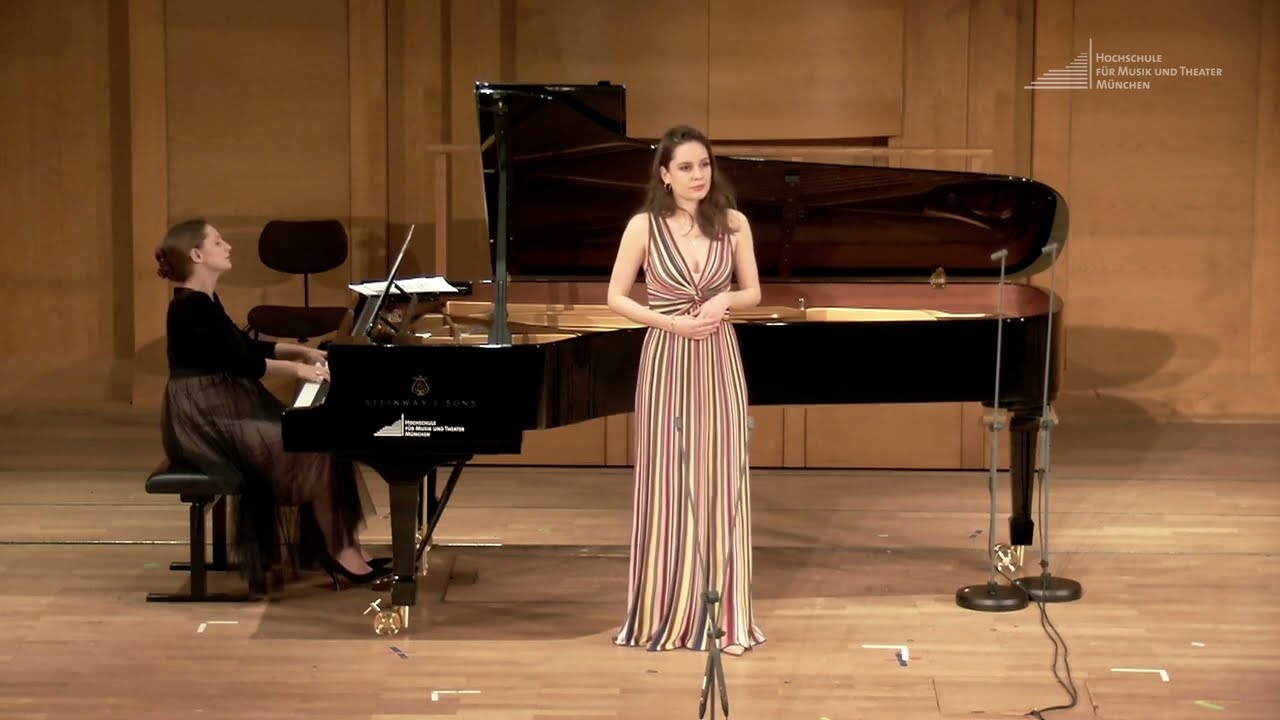 Julia Duscher & Rebeka Stojkoska: F. Schubert - Im Frühling D.882