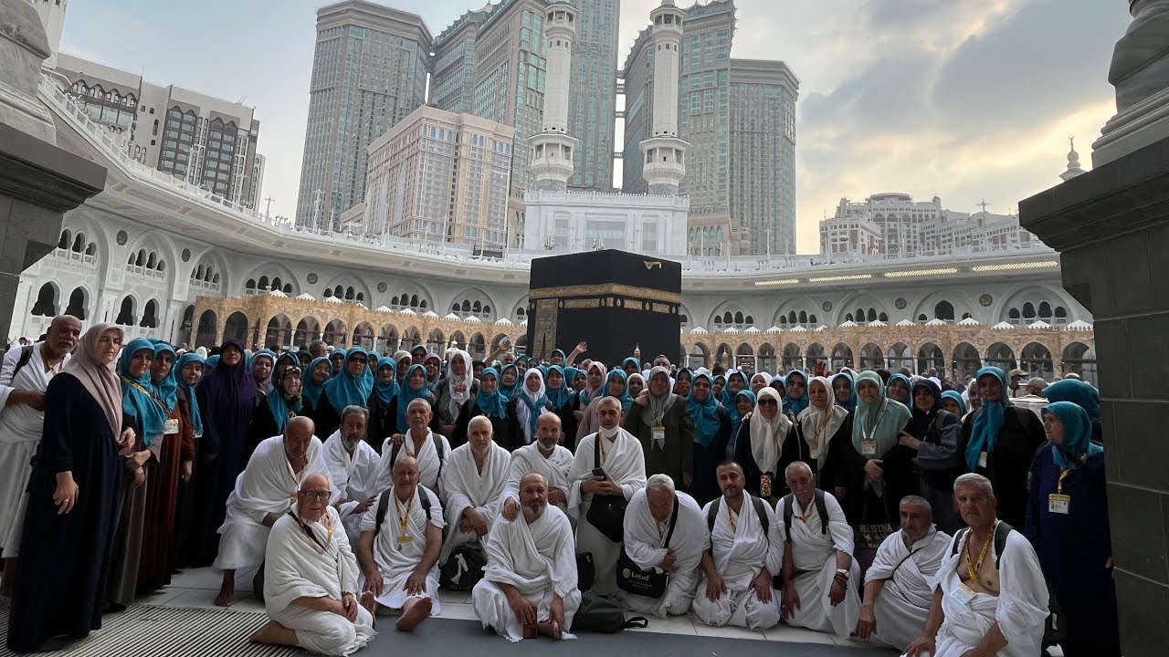 KABE’i MUAZZAMA KARŞISINDA CANLI SON GÜN VEDA DUASI  