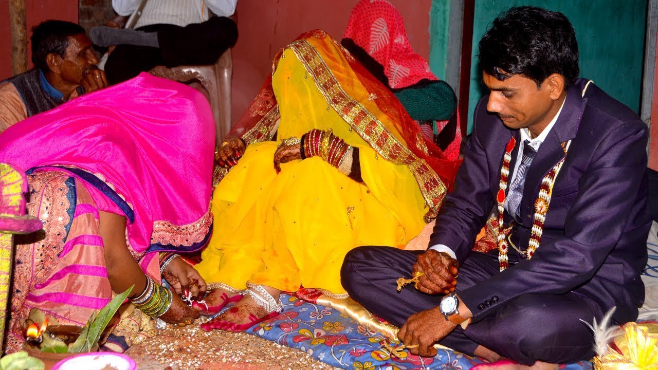 Indian Village Bagheli Shadi Tarunendra Sang Binnu Ka Vivah Barat Nikashi #weddingvideo