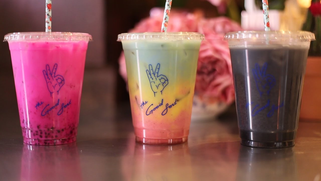 We tried rainbow latte, charcoal latte, dragon latte and rose latte