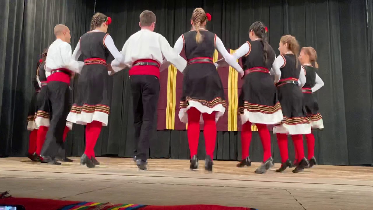 “Карамфилче”и “Варимезово”  хоро”
