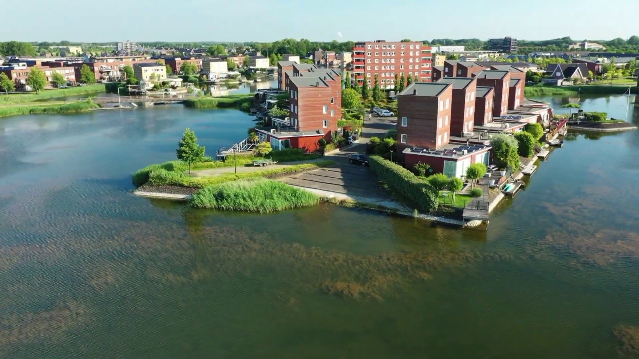 Heerhugowaard in vogelvlucht langs Steigerdijk  / St.v.d. Zon (zuid): Jarico - Island.