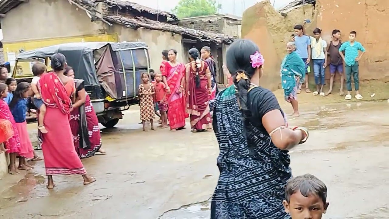 ଆମ ଗାଁ ରେ ପୁଅ ଜିଅନ୍ତିଆ ଉପଲକ୍ଷେ ମା ମାନଙ୍କର ଦ୍ୱାରା ସମ୍ବଲପୁରୀ ନୃତ୍ୟ ପରିବେଷଣ