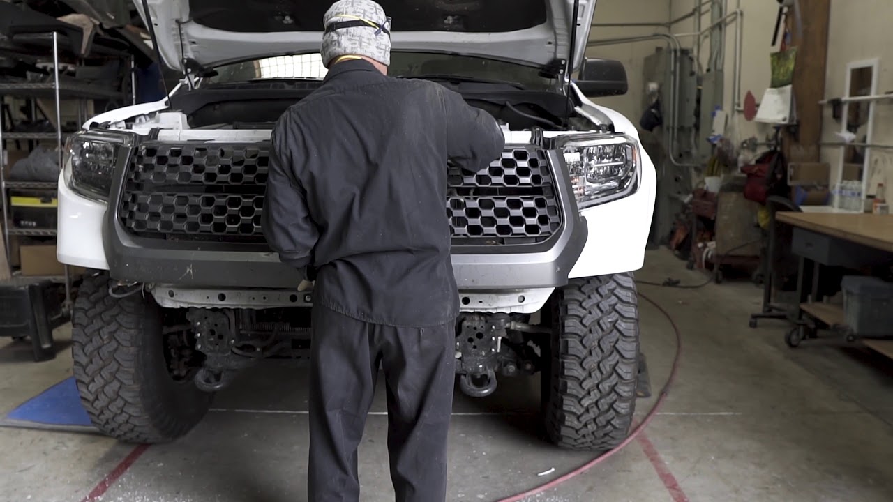 Toyota Tundra Fiberglass Fenders & Bedsides Install