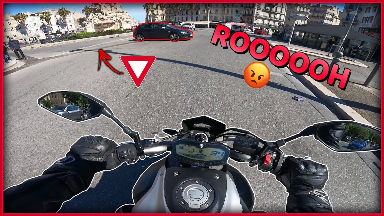 DES FILLES GÊNÉES, UNE ATTAQUE DE CHIEN ET UN PAPI À CONTRE SENS | Daily Observation #1