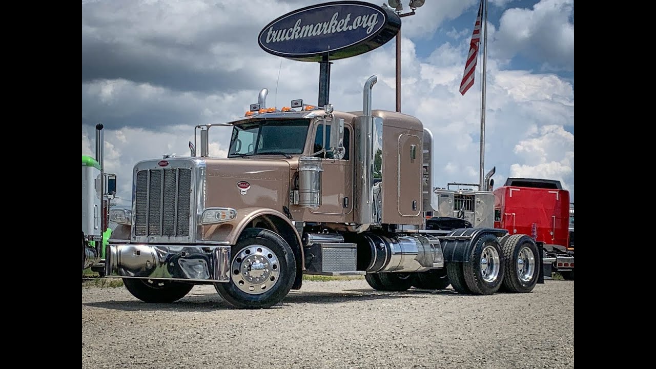 2013 Peterbilt 388 Sleeper