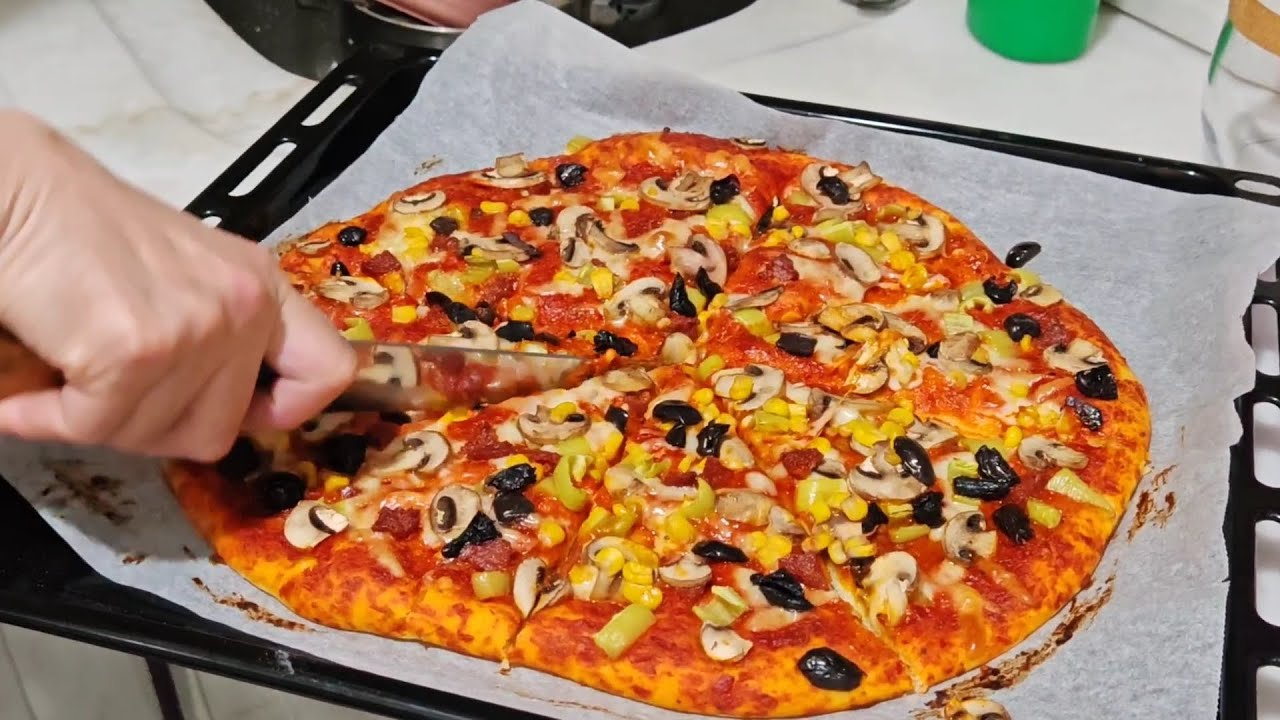 Pofuduk hamurlu anne pizzası (tüm detaylarıyla) 