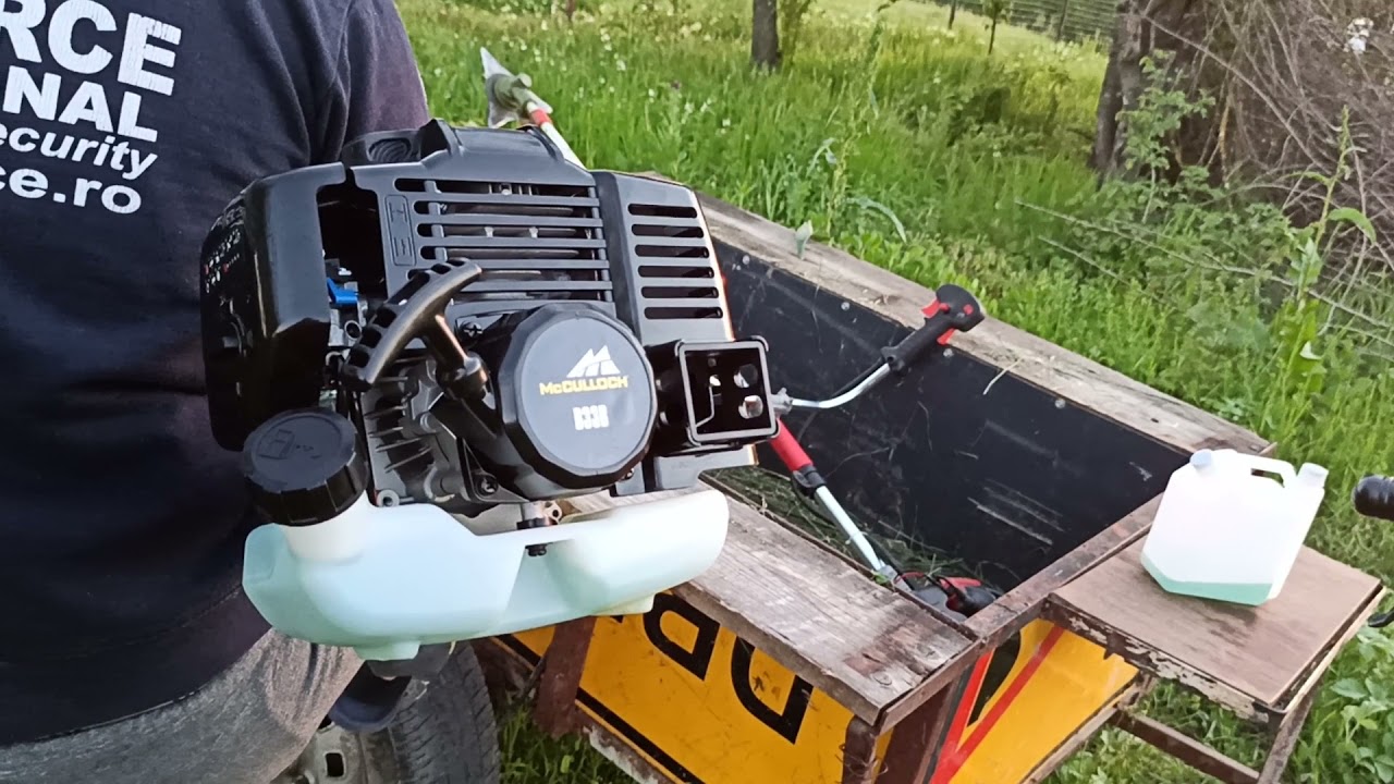 Motocoasa pe benzina McCulloch B33B 0.9 kW 1.2 CP