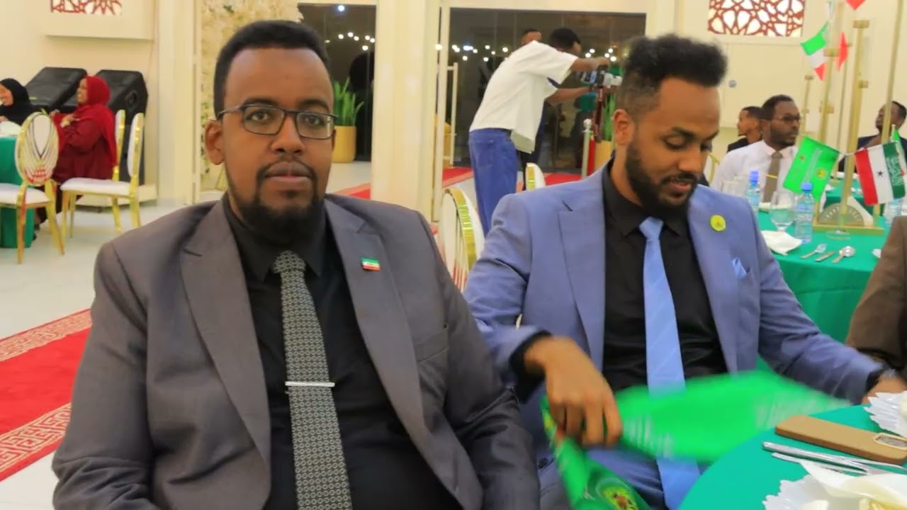 Abaal marinta shaqaalaha Wasaarada Horumarinta Maalgashiga iyo Warshadaha iyo bandhiga buuga.