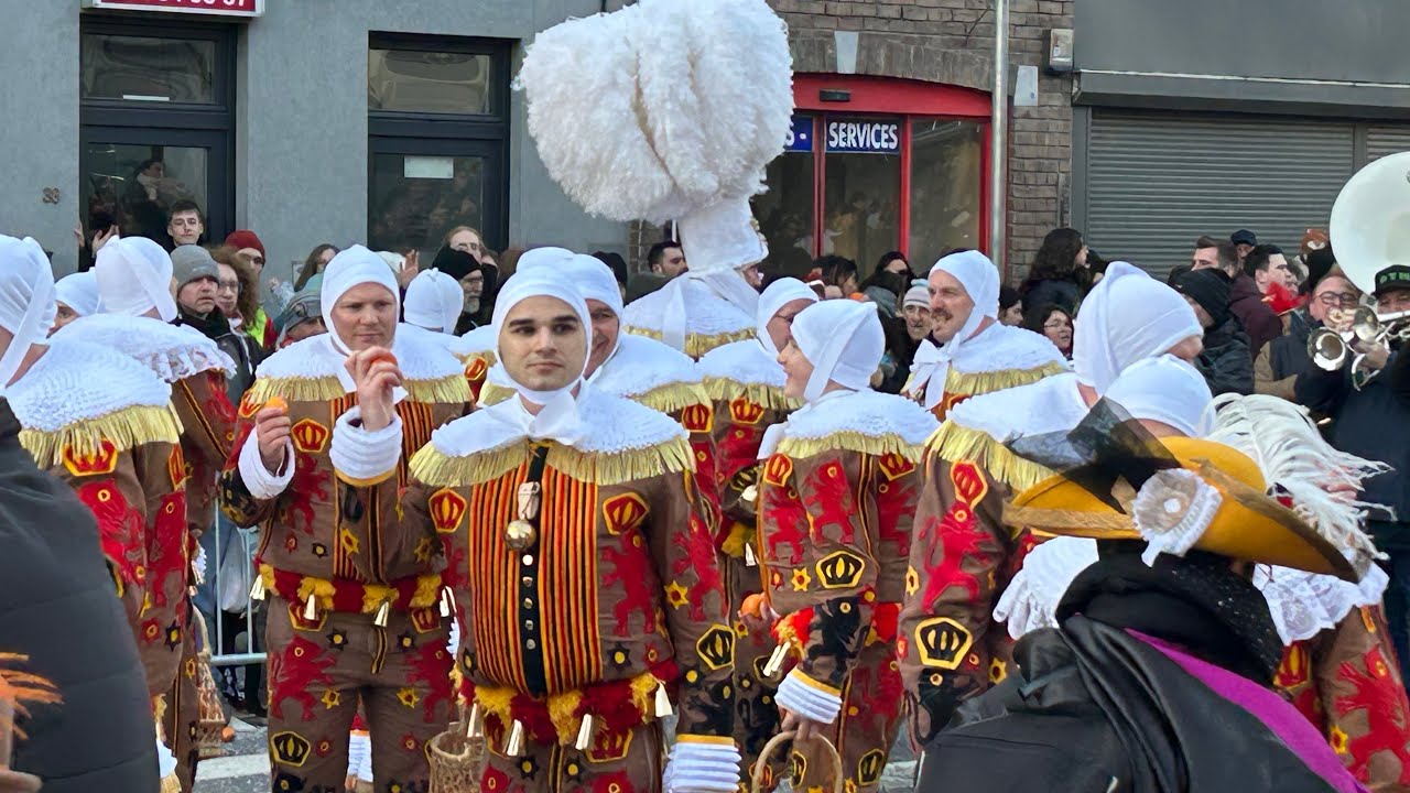 Reise zum immateriellen Welterbe: Karneval in Binche (Belgien), Teil 2. Mardi Gras. Die Gilles. 