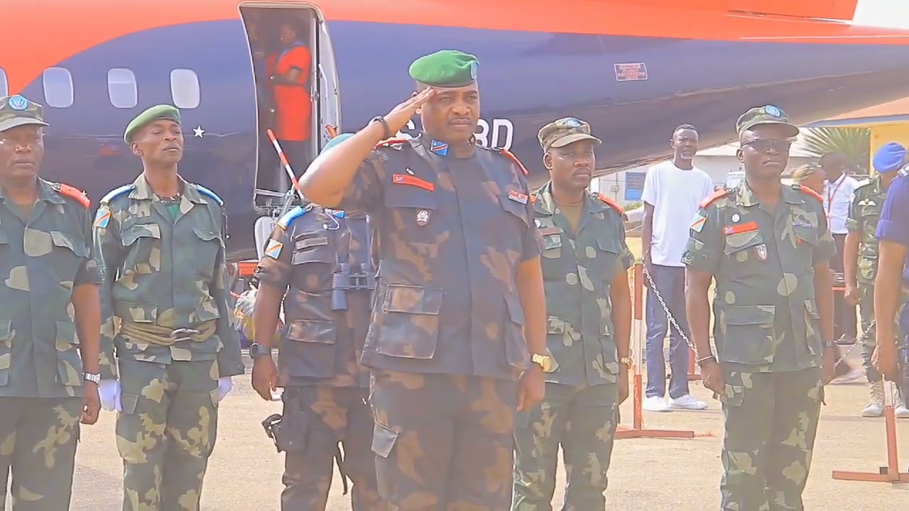Sécurité : Ces honneurs militaires pour accueillir le général major , Urbain Ntambuka Bame