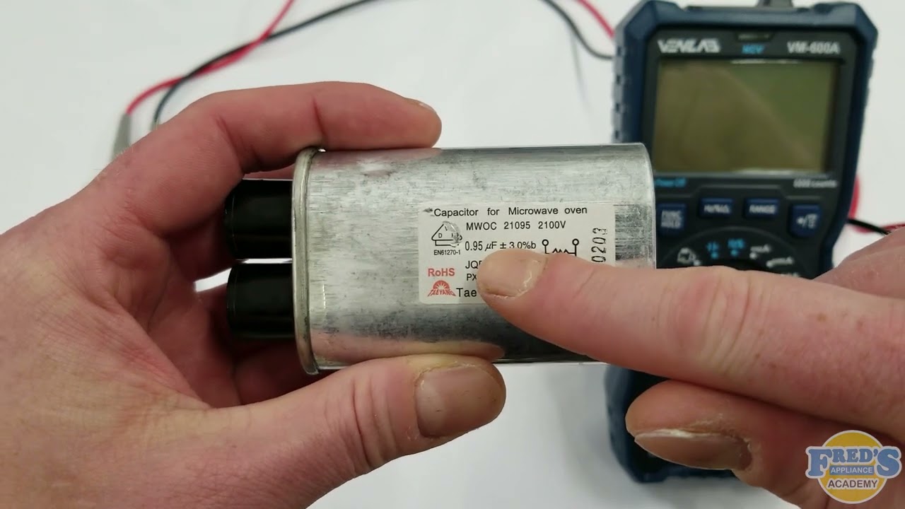 Testing a microwave capacitor
