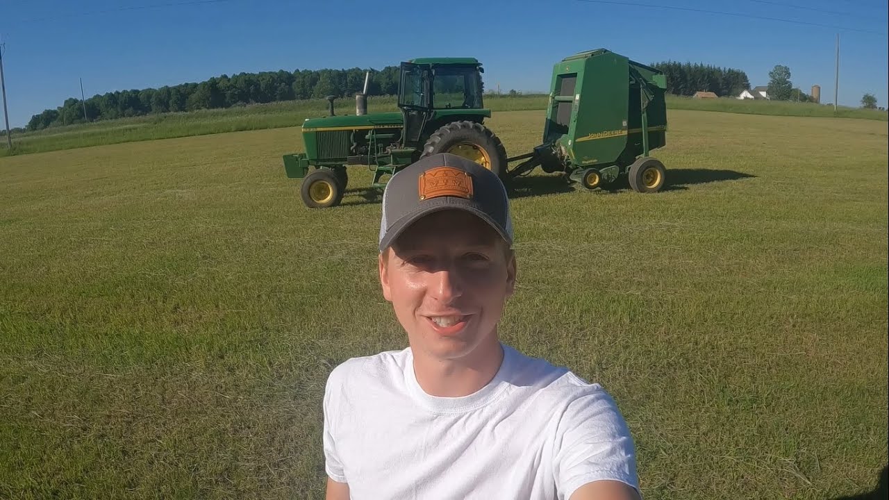 John Deere 4230 Pulling 467 Mega Wide Pickup Round Baler