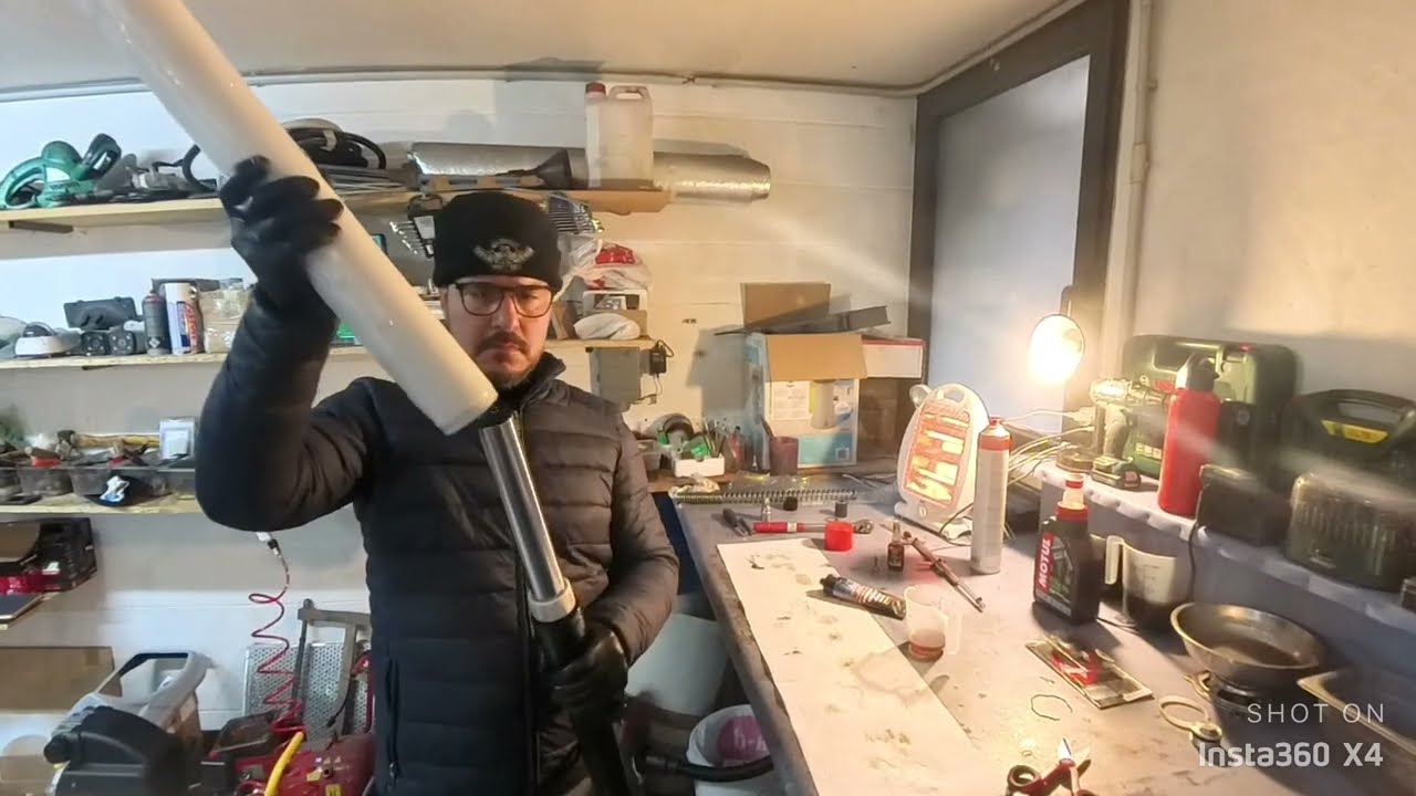 Montaggio componenti nuovi su forcella, Midnight star 1300