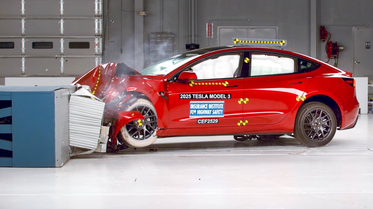 Tesla Model 3 (2026) - Crash Test