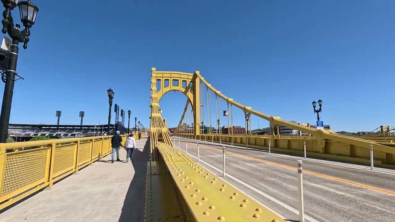 ⁴ᴷ⁶⁰ Walking Pittsburgh, PA: Roberto Clemente Bridge to PPG Place