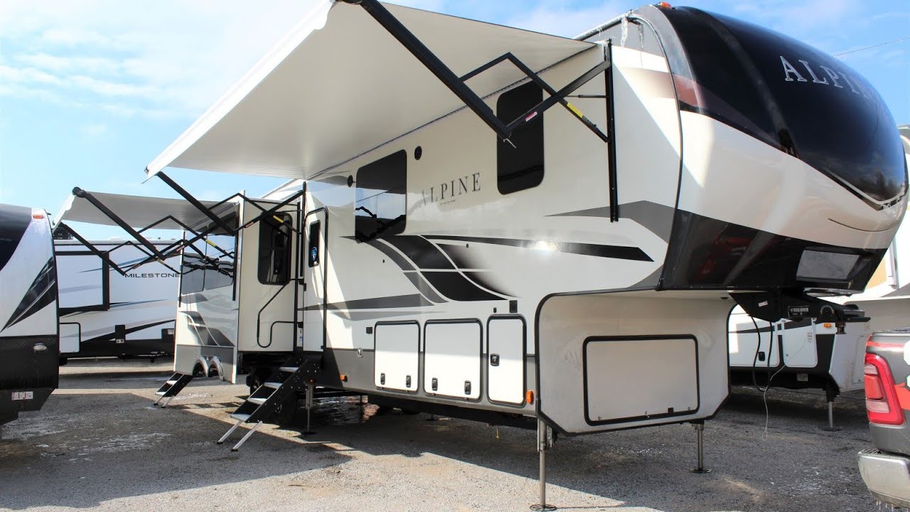 Rear Kitchen Luxury Fifth Wheel!  2021 Keystone Alpine 3910RK