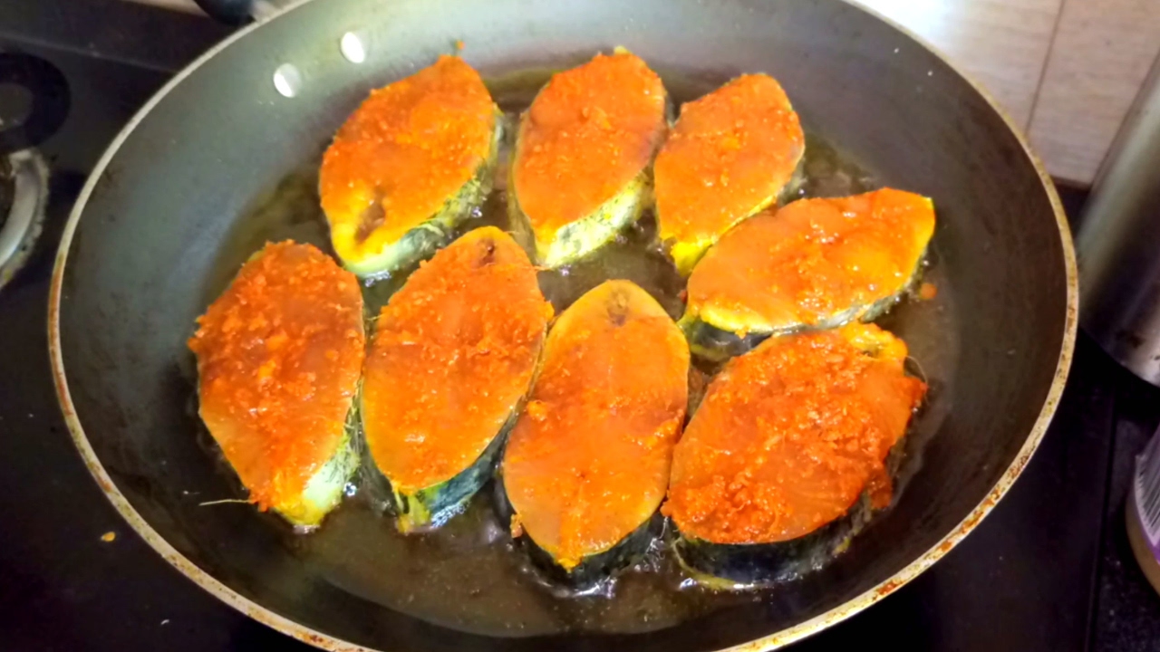 How To Cook Easy Seer Fish Fry - Amazing Vanjaram Fish Recipe 2017 - Village Food India