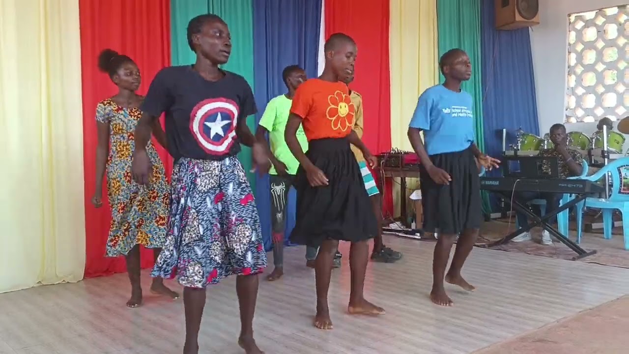 Almasi dancing for the Lord
