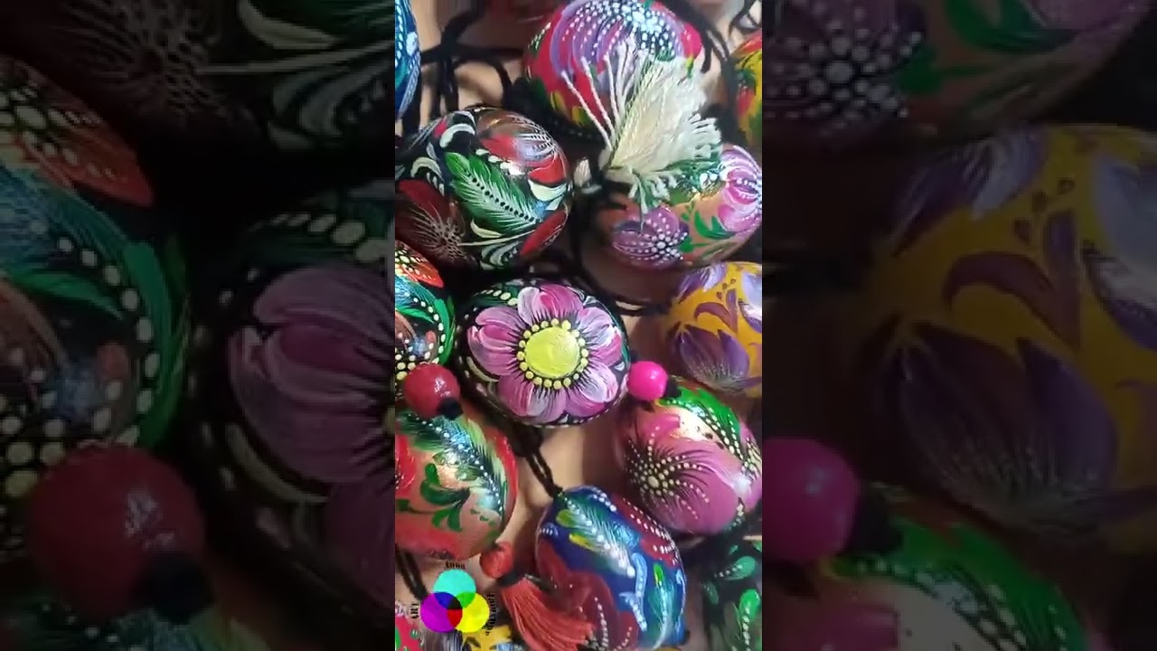 Easter Eggs with Petrykivka Painting &ndash; Acrylic Art | &OElig;ufs de P&acirc;ques en peinture Petrykivka &ndash; Art