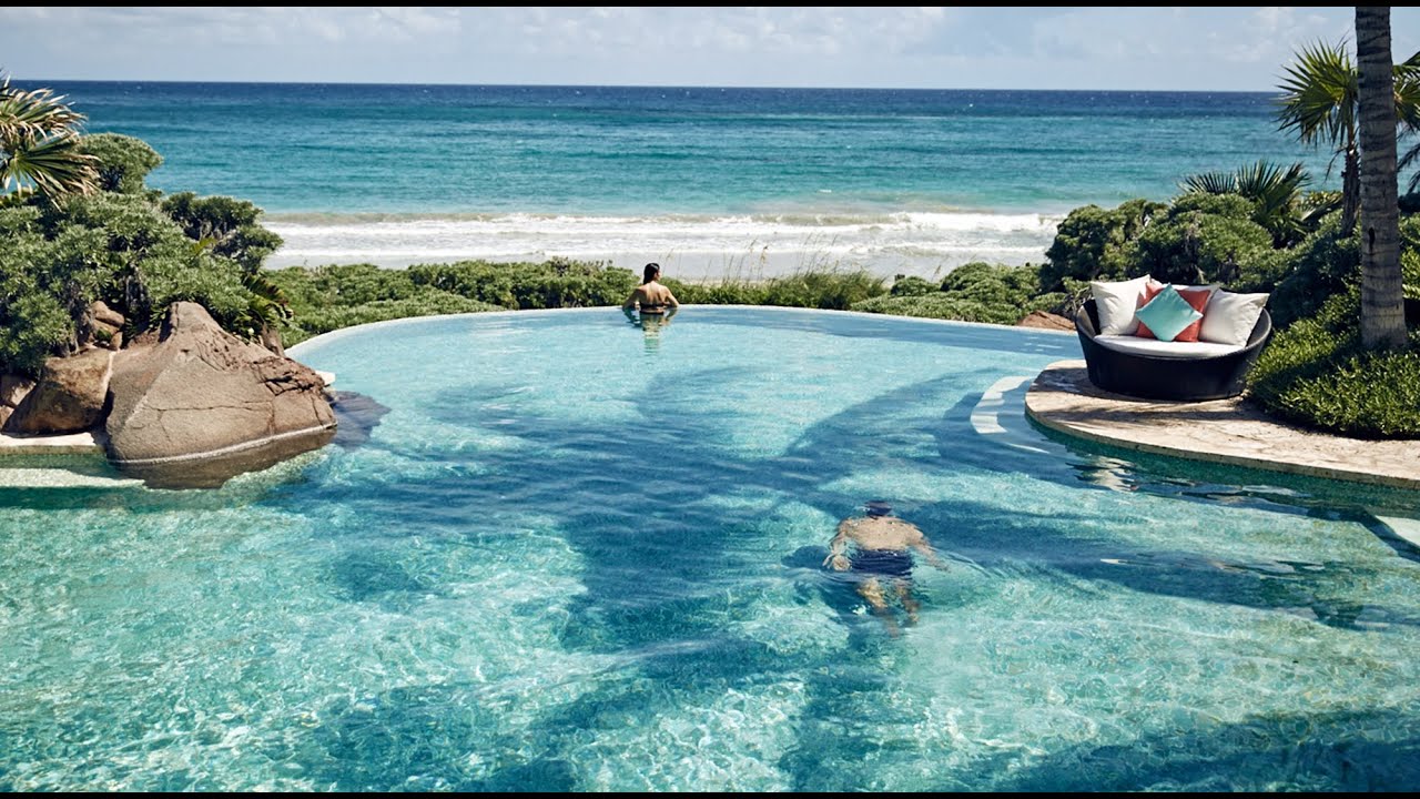 Christophe Harbour: The Pavilion beach club