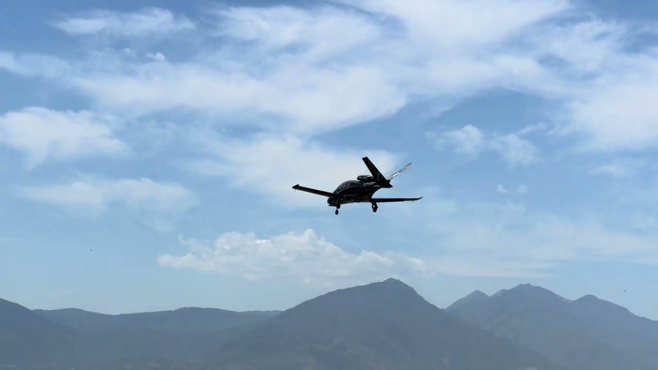 Cirrus G3 Vision Jet N70BP Arriving at Provo (PVU)