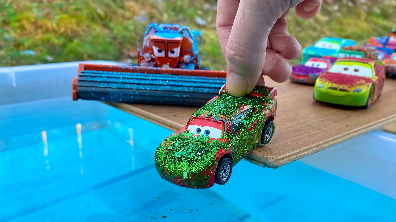 Disney Pixar Cars falling into deep pool | Lightning McQueen, Rayo Mcqueen, Frank, Mater