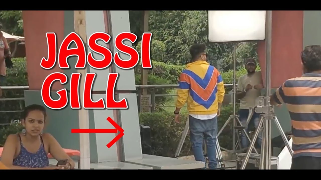 JASSI GILL spotted at WORLDS OF WONDER (WOW)| Amusment Park | VLOG