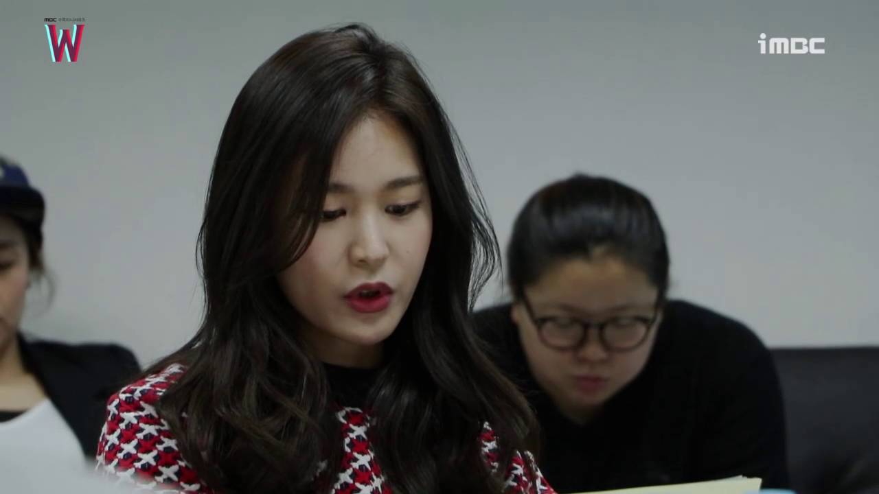Script reading 'W' LeeJongSuk HanHyoJoo