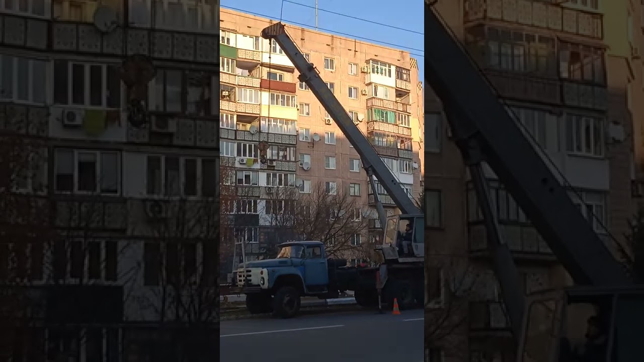 УЖЕ РЕДКИЕ!!! Кран ЗИЛ-133ГЯ (КС-3575А) и РАННИЙ ЗИЛ-130 на службе!