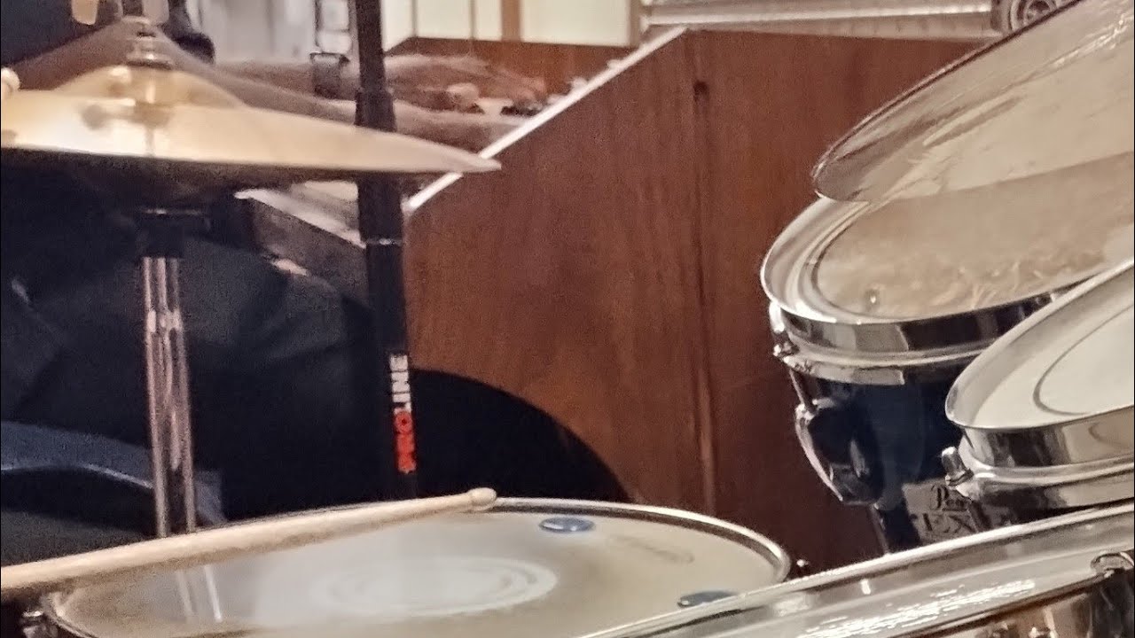 Deon Staley is live! Church service 🥁🥁🥁