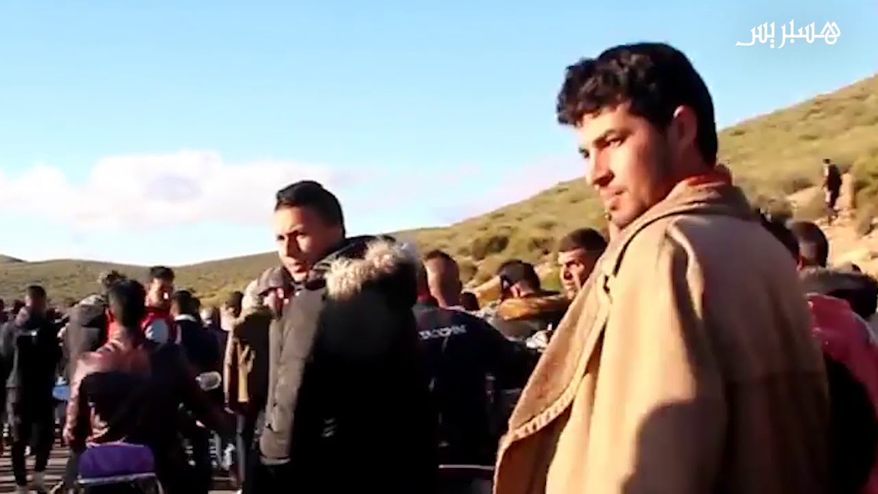 حراك جرادة.. مسيرة حاشدة بالأقدام من مدينة جرادة اتجاه العيون الشرقية