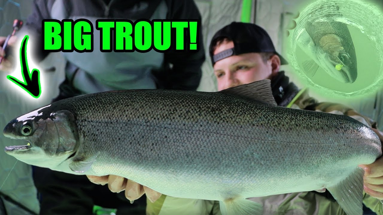 Ice Fishing GIANT Great Lakes Steelhead in ULTRA CLEAR Water!