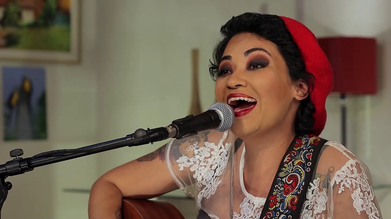 Brasis no Paiol em Casa - Amanda Lyra