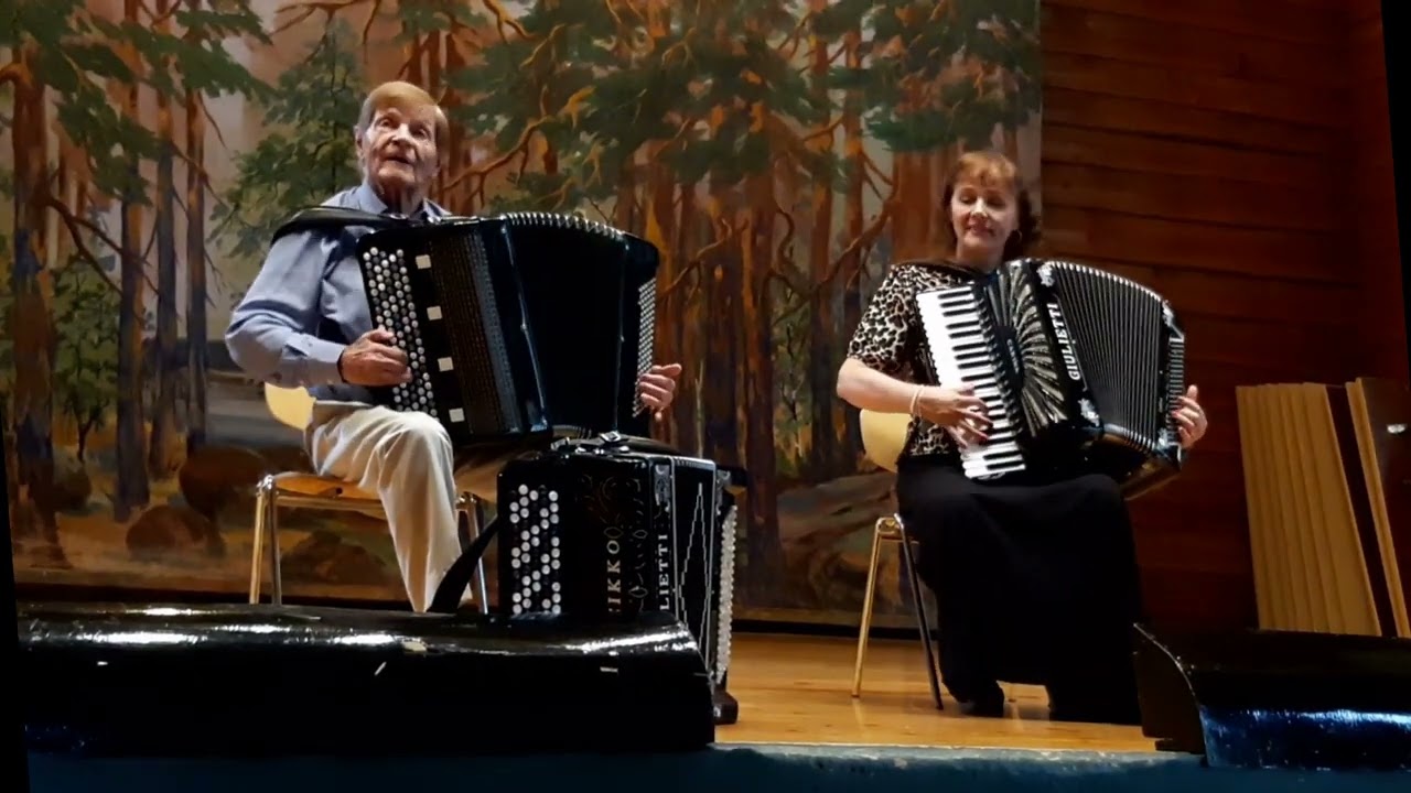 Veikko Ahvenainen ja Carina Nordlund Narvan Seurantalolla 28.7.2024