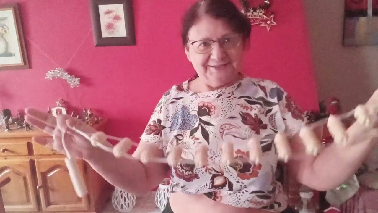 Hacer ejercicios con masajeador de madera 