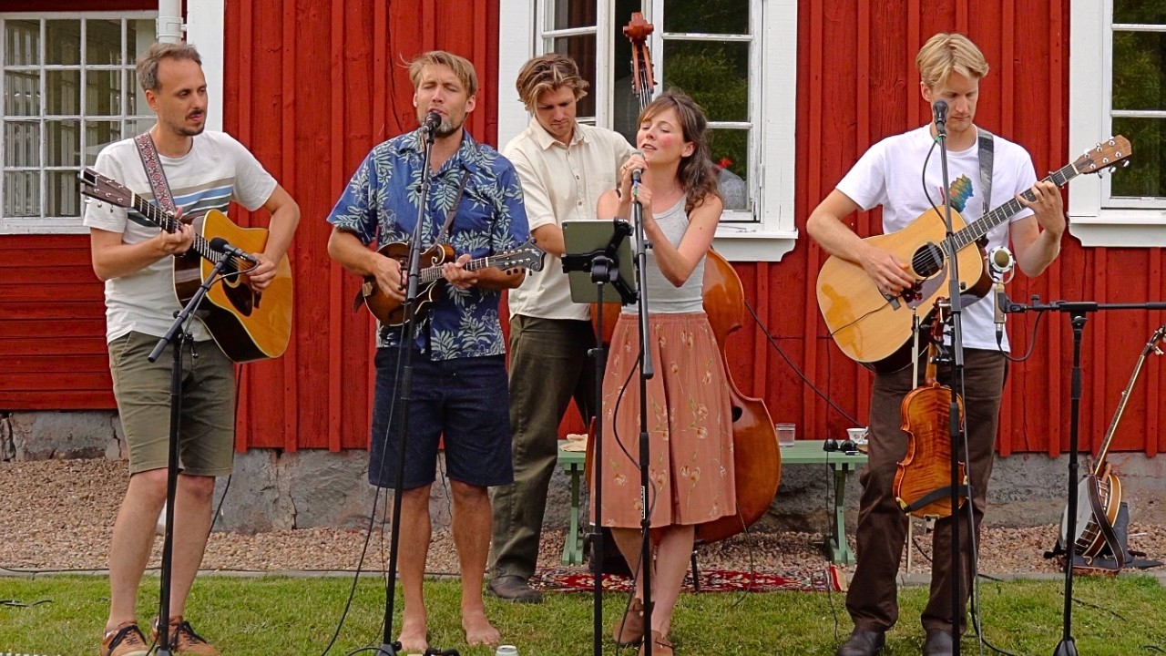 Emmylou (feat. Lisa Maier)