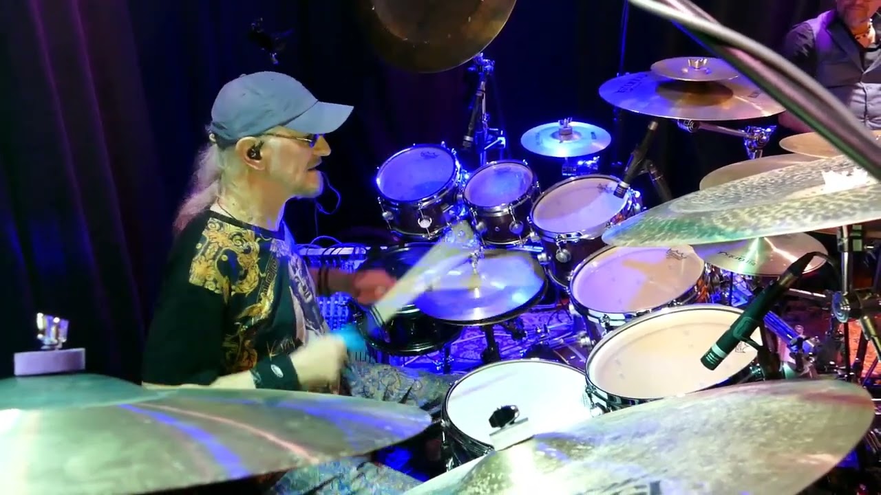 Samstag 28 Februar 2026 Drumsolo Manni von Bohr live in der Culucu Bar